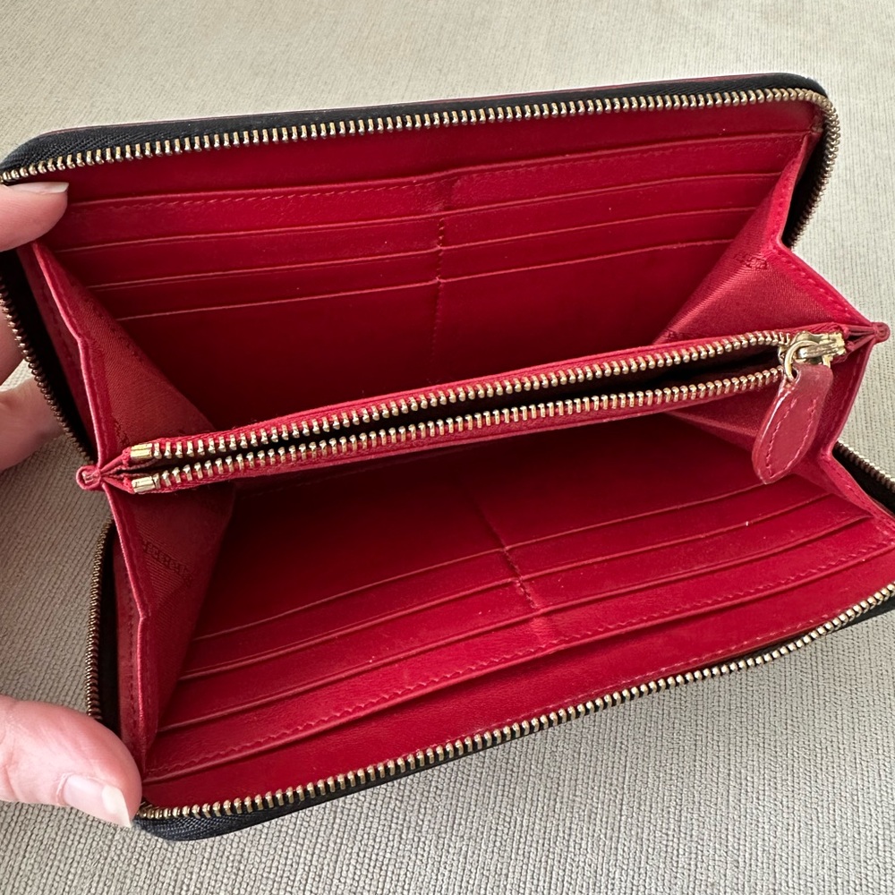 Burberry Wallet - Picture 8 of 11